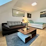 Panorama Schlossberg & Jacuzzi Апартаменты Грац