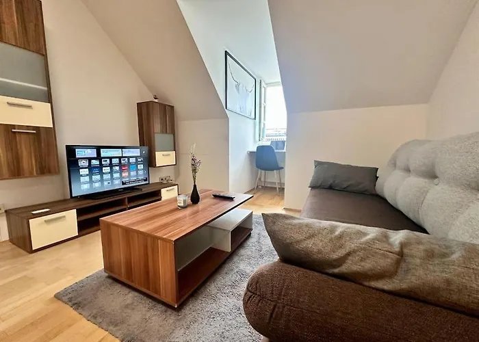 Panorama Schlossberg & Jacuzzi Апартаменты *